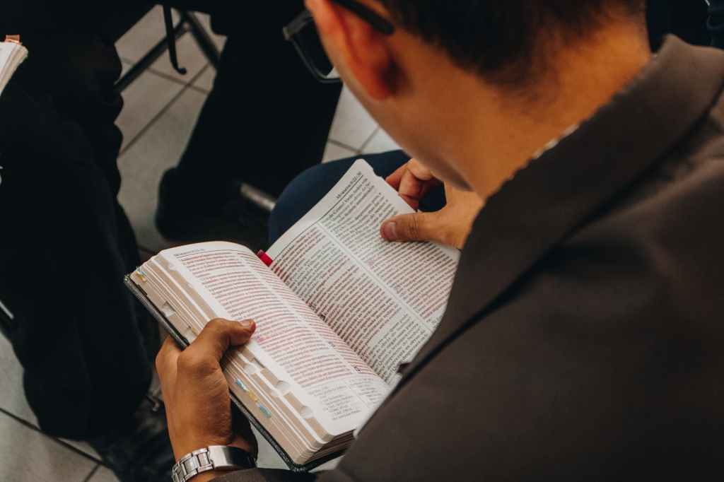 Guides: 5 Tips on How to Prioritize God