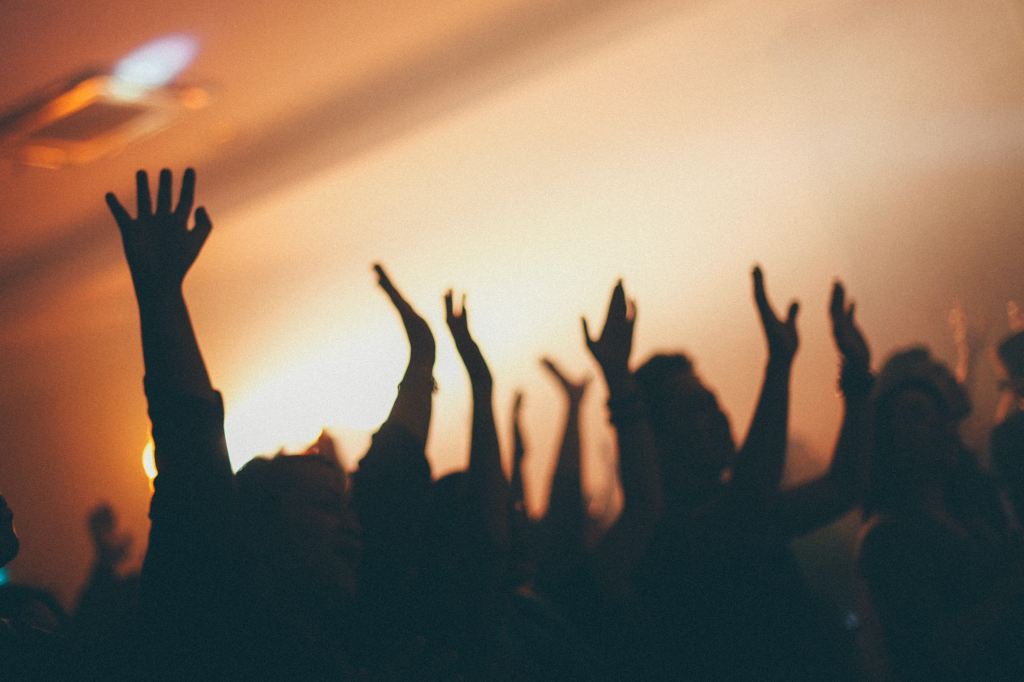 praising-God