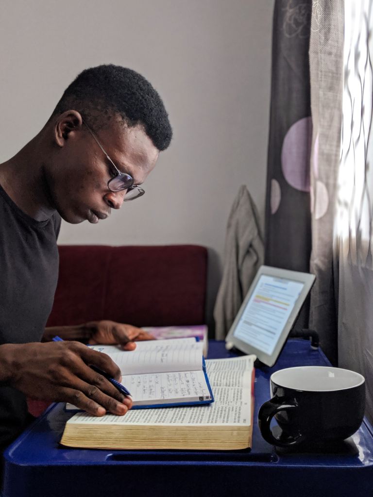 reading-bible-when-discouraged
